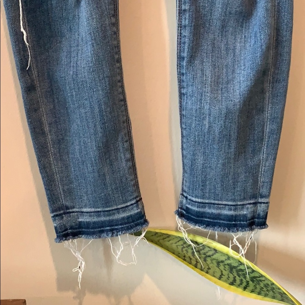 Express Cropped Jean - Picture 2 of 5